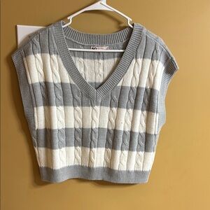 SO Gray and White Knit Vest